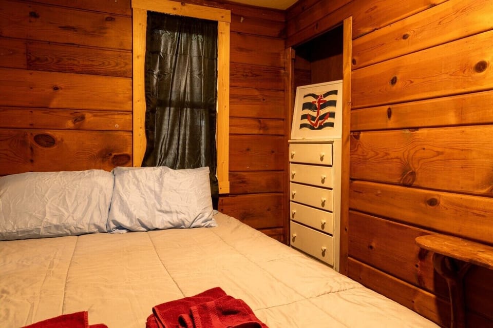 Cabin 16-7