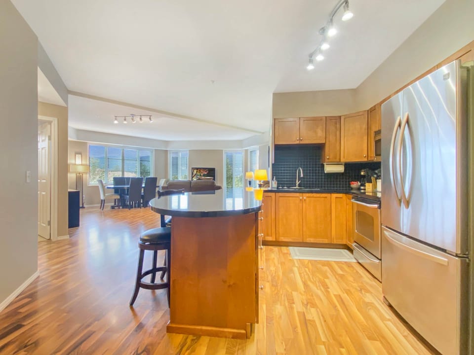1210 Kitchen
