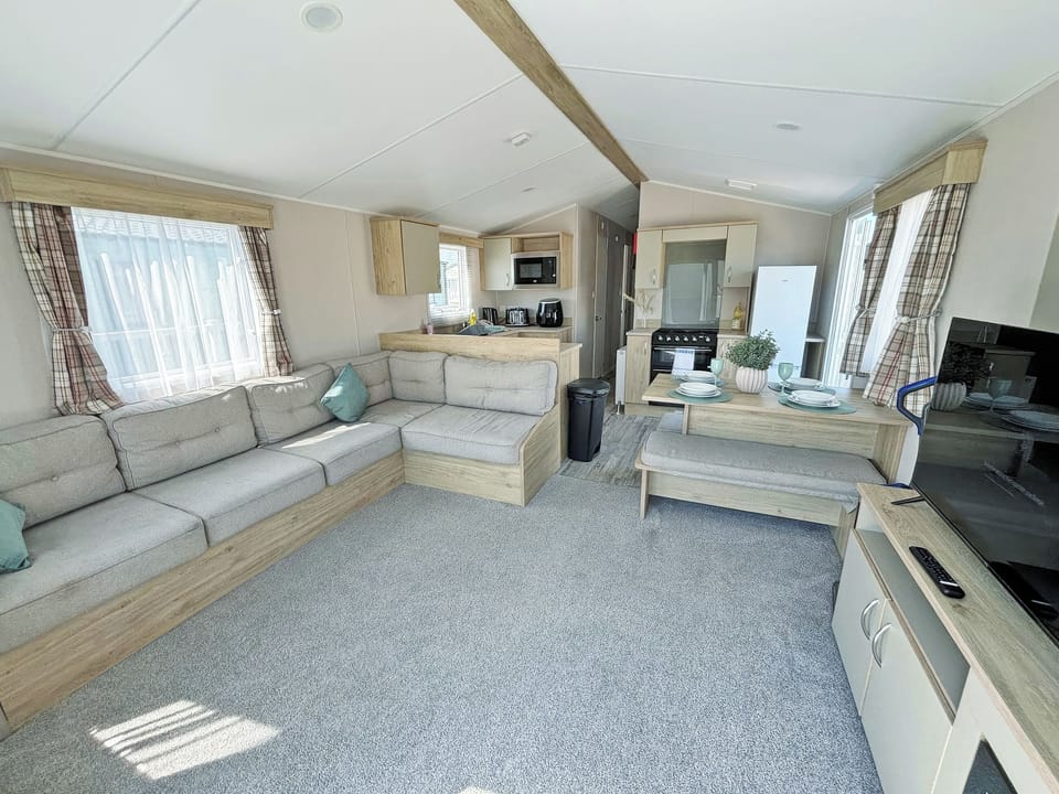 Open plan living space | Sunnymede B5 - Sunnymede Caravan Park, Ingoldmells