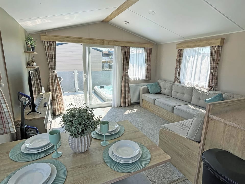 Open plan living space | Sunnymede B5 - Sunnymede Caravan Park, Ingoldmells
