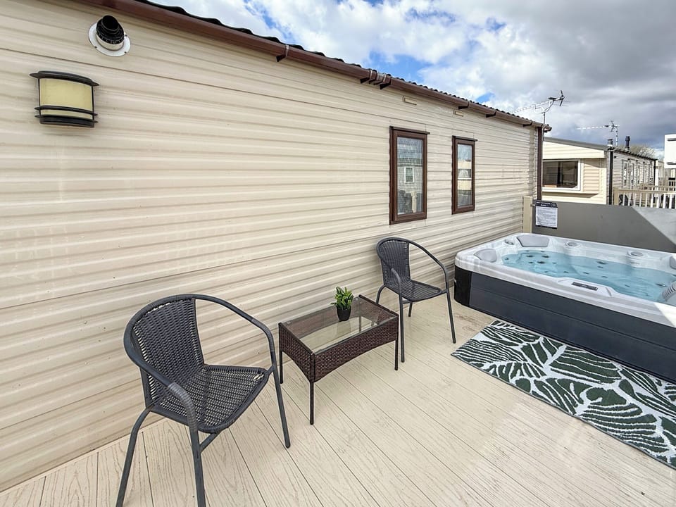 Terrace | Sunnymede D11 - Sunnymede Caravan Park, Ingoldmells