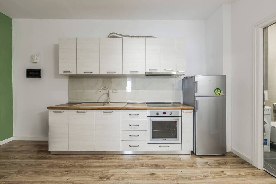 Fully-equipped kitchen