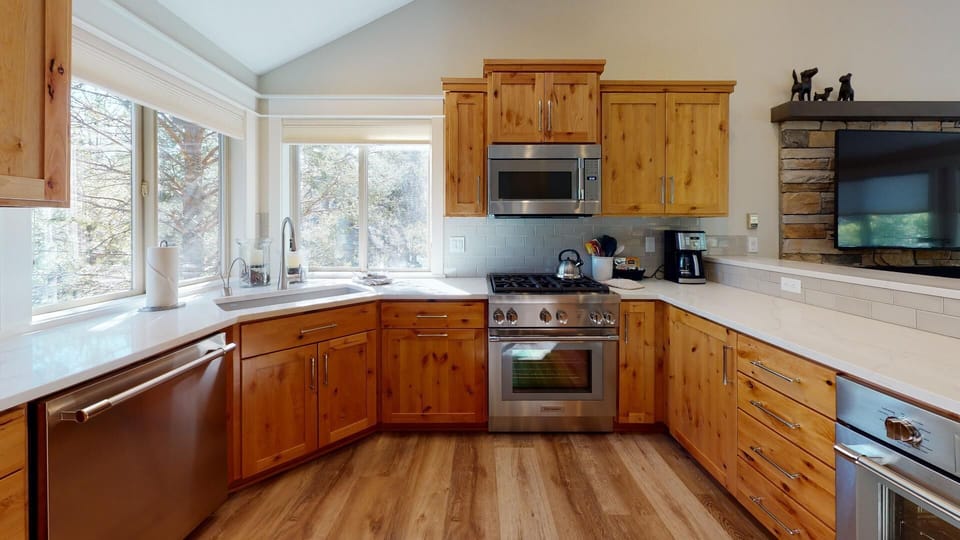 1-15th-Tee-Kitchen(1)
