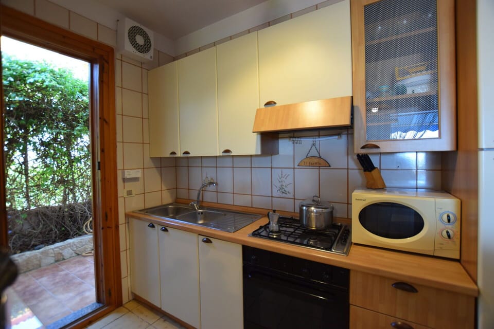 Autumn, Kitchen, Spring, Summer