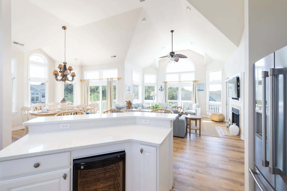 Newly Remodeled & Fully Stocked Kitchen