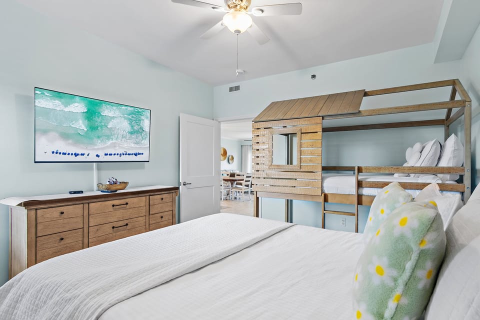 Guest bedroom