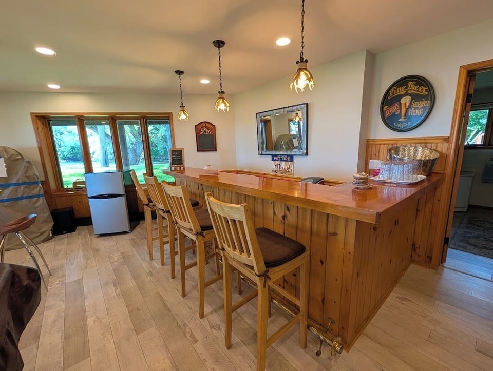 Wet Bar in Game Room