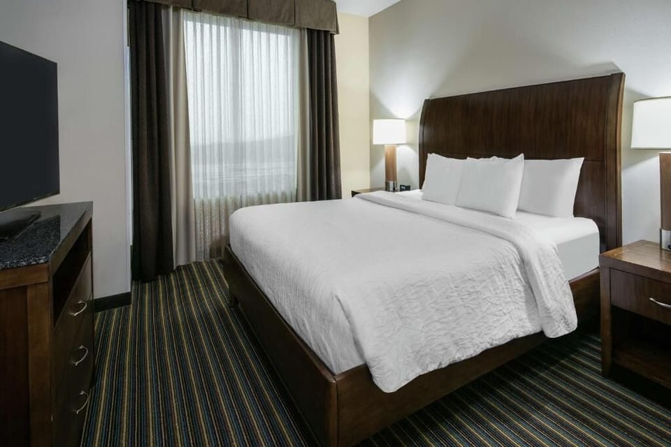 Bedroom. Interior and views may vary based on location and availability.