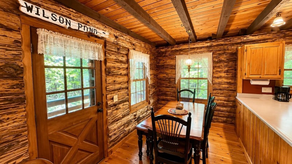 Seating area to enjoy dinner with friends and family.