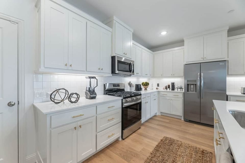 Large fully stocked kitchen with every amenity you could need to prepare meals during your stay.  From the air-fryer to the Ninja blender, toaster oven and coffee/cocoa/tea bar and more, we've got you covered.
