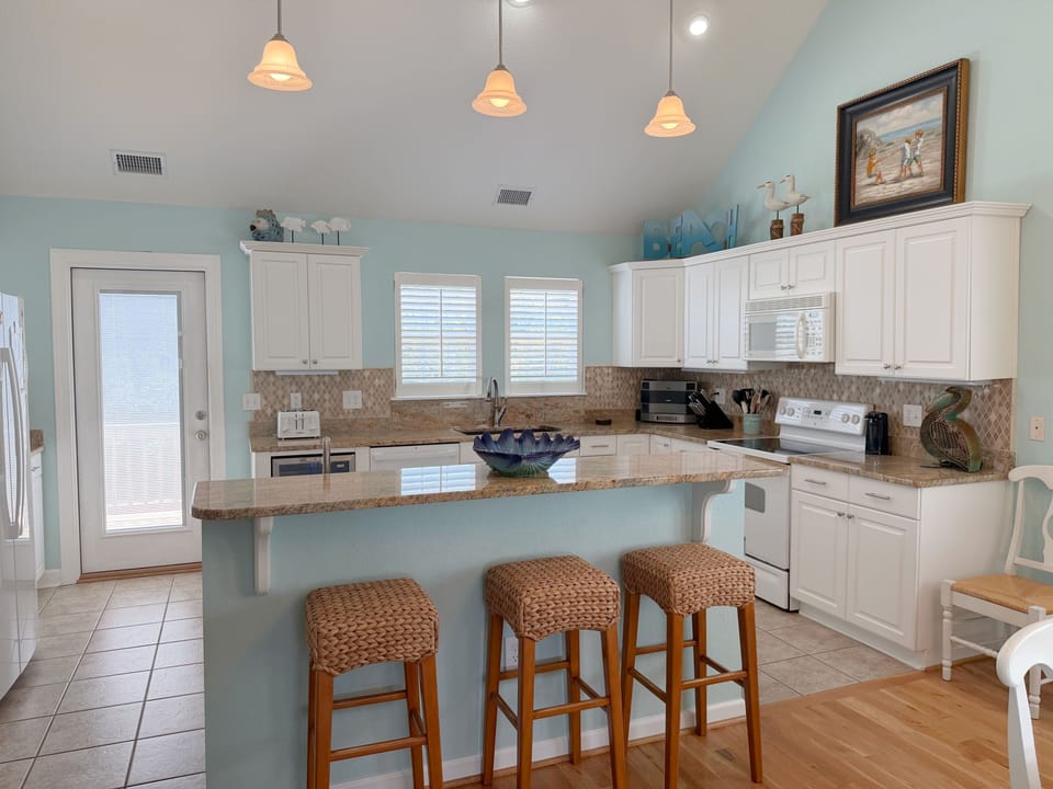 NH272: Dune Our Thing | TL Kitchen - Island Seating for 3