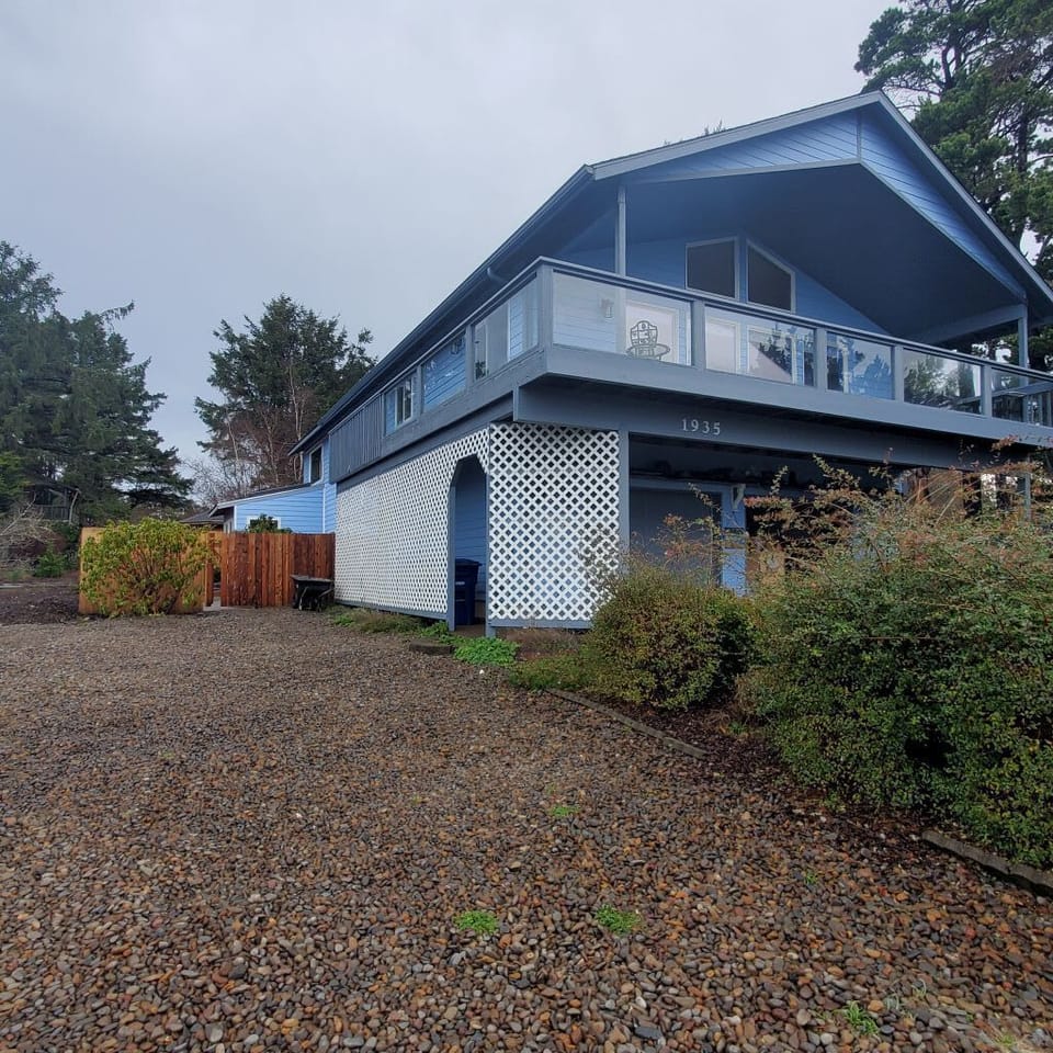 Guest Parking, and Private Entrance