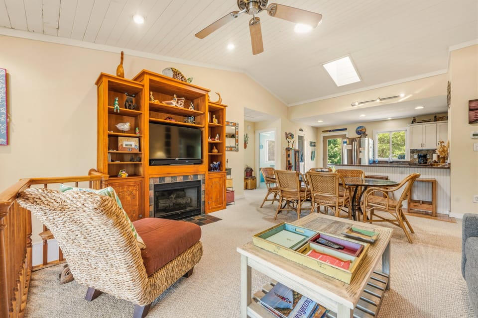 The living area is ideal for relaxing with the family after a day at the beach.
