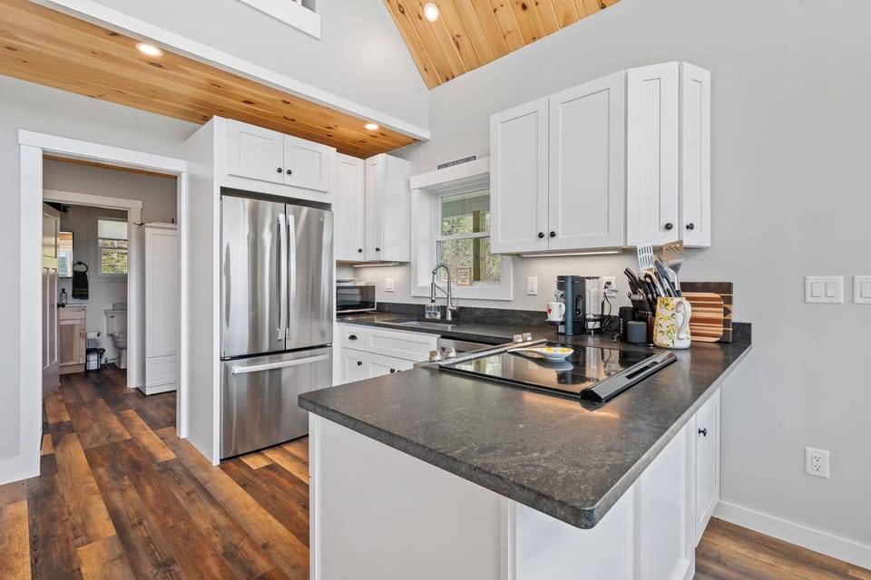 Kitchen & hallway
