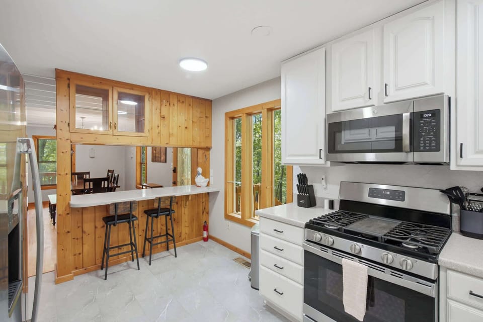 The inviting kitchen is well equipped for an unforgettable getaway​