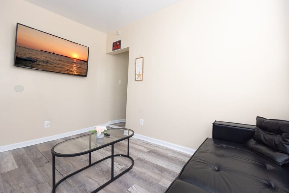 107 E Magnolia Ave WW 042