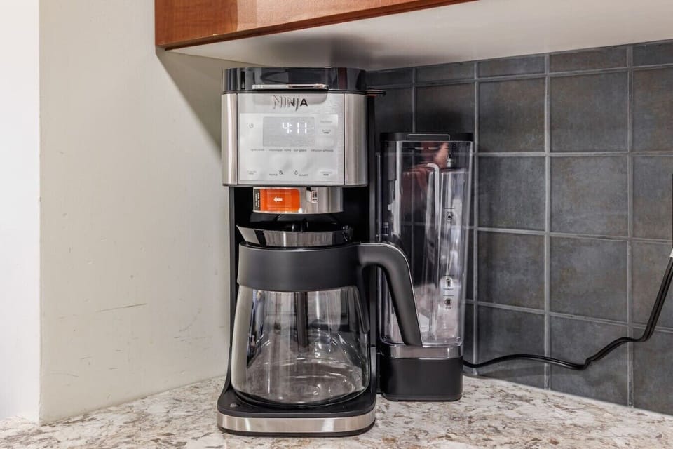 This Ninja DualBrew coffee maker brews both coffee grounds and pods.