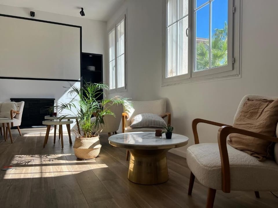 Lounge area