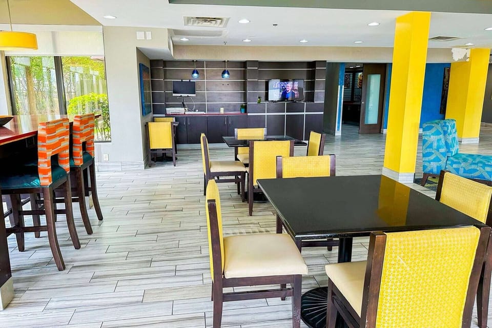 Entrance / Reception