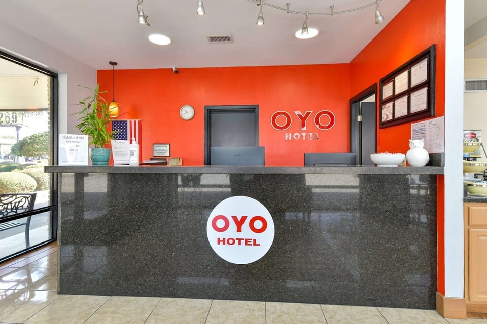 Entrance / Reception