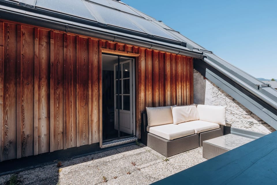 Balcony with seating