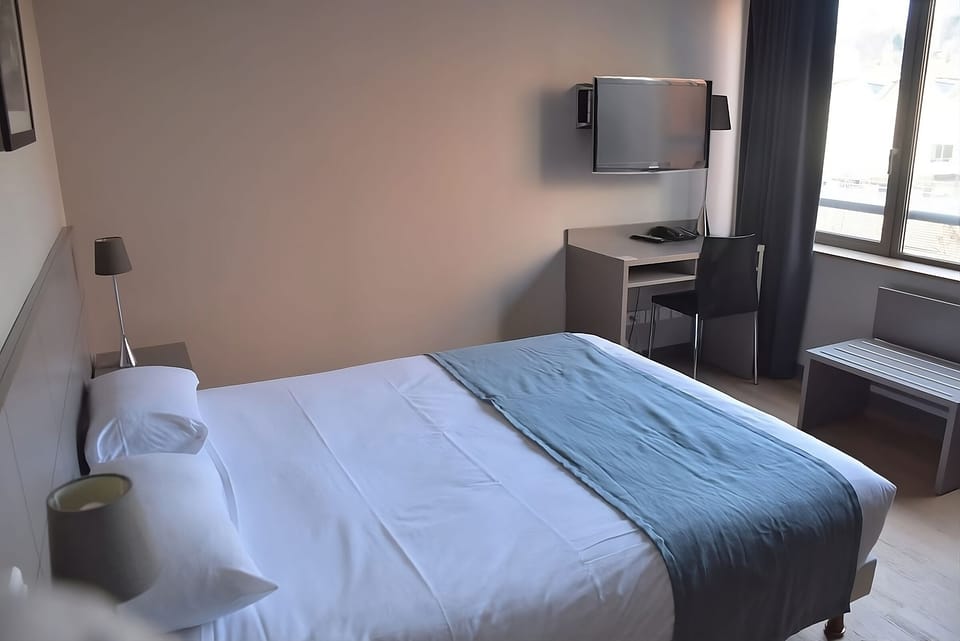 Bedroom. Interior and views may vary based on location and availability.