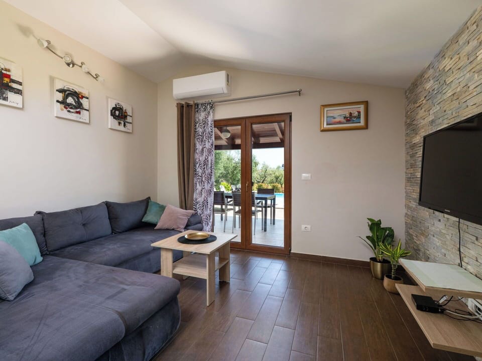Interior Design, Apartment, Balcony, Hardwood, Wood Stain, Wood Flooring, Handrail, Daylighting, Hotel, Penthouse Apartment