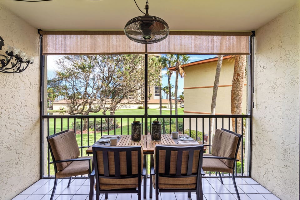 Enjoy a morning coffee, breakfast, or an evening cocktail cooled by sea breezes.