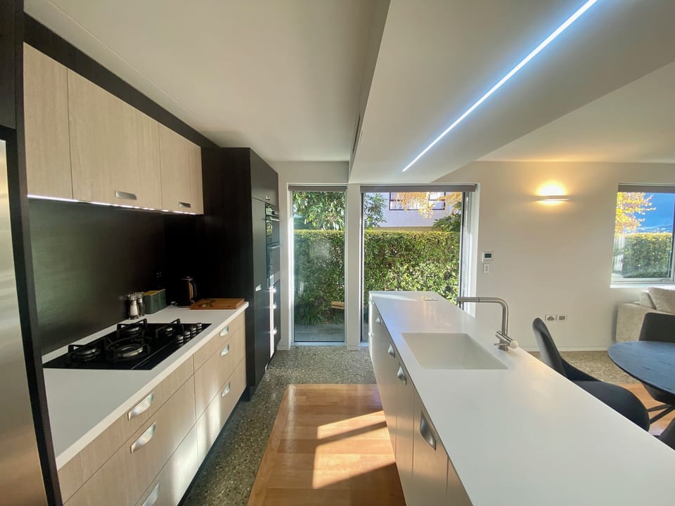 Bright, stylish, well equipped kitchen