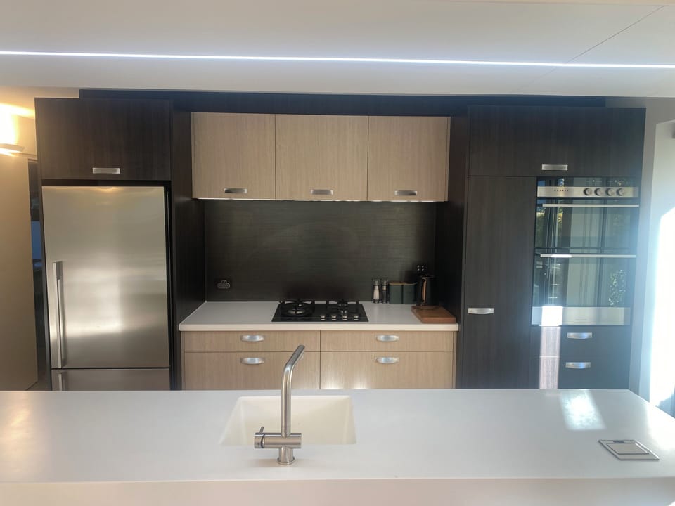 Well equipped kitchen, large refrigerator, dishwasher, double oven, gas cooker.