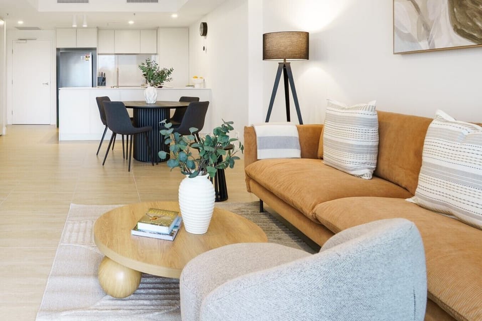 End your day in comfort with a cosy lounge, warm interiors and a relaxed atmosphere that truly feels like home.