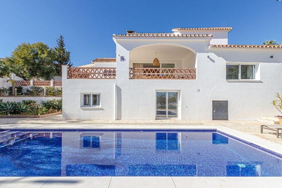 Holiday Home Swimming Pool