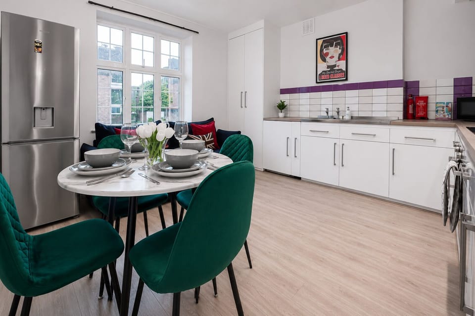 Living, Dining & Kitchen area - King's Cross flat near Regent's Park & Camden