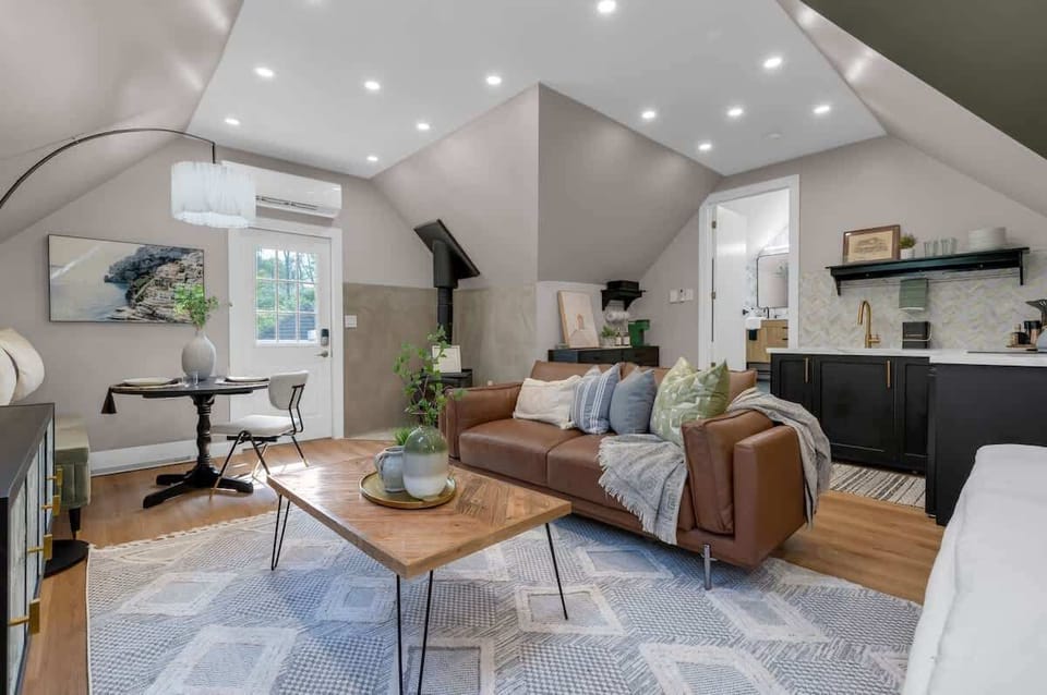 Modern newly renovated loft
