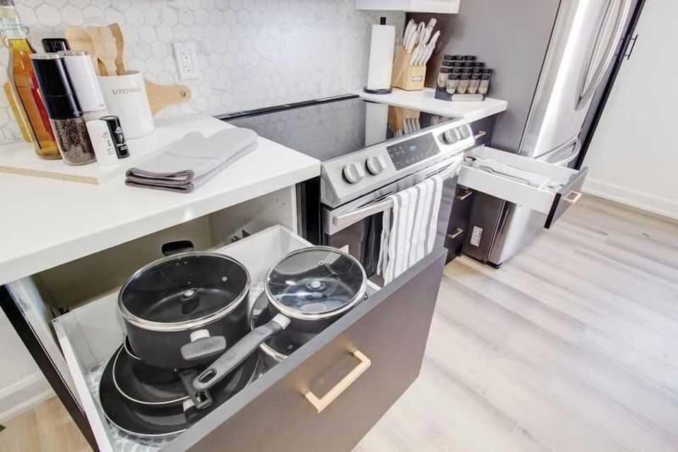 Fully loaded with everything from cooking basics to wine glasses, because the best meals happen at home!