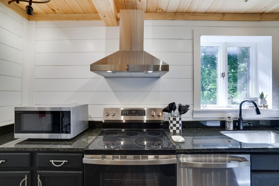 Whip up a delicious meal in our stylish and fully equipped kitchen!