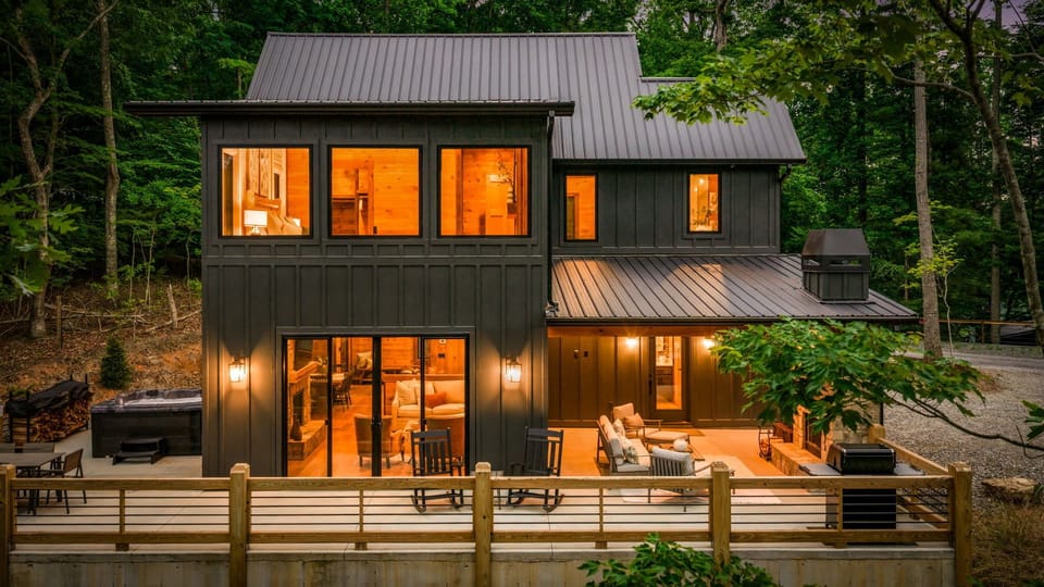 Modern mountain design never looked so good. Every angle feels intentional, elevated, and beautifully connected to the surrounding landscape.