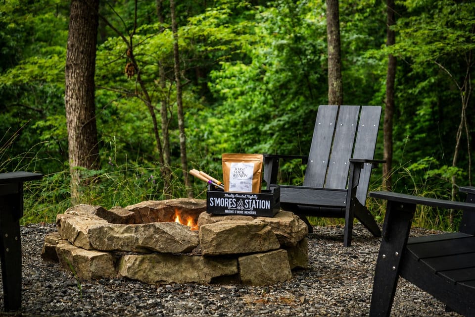 Gather around the fire pit, roast a few marshmallows, and let the mountains remind you how good simple moments can feel.