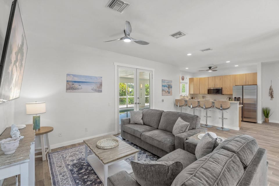 The layout allows the living space to be filled with tons of natural light