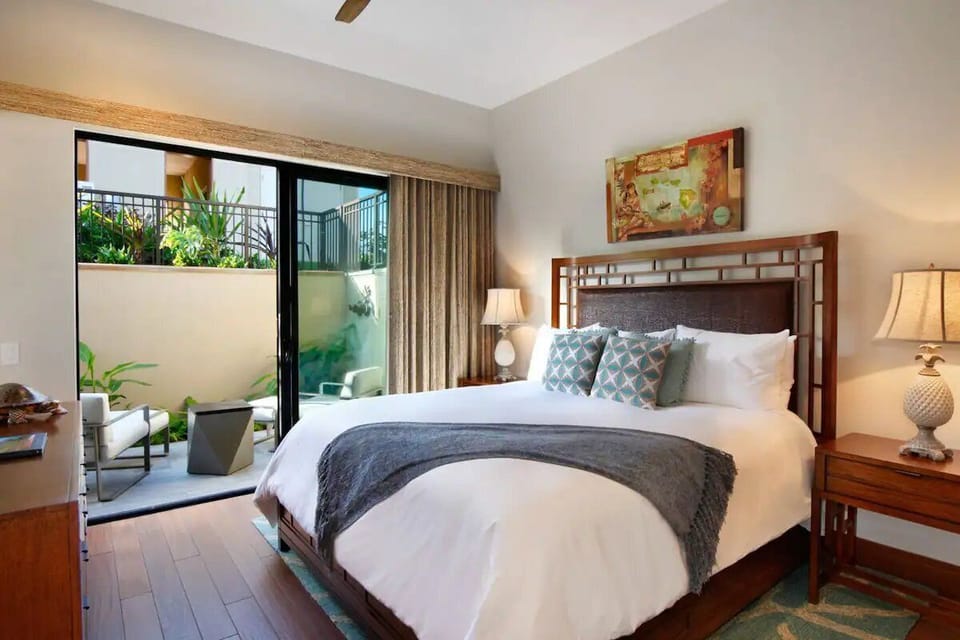 Laola 4-Bedroom Owner Designed Residence | Premium bedding, desk, laptop workspace, soundproofing