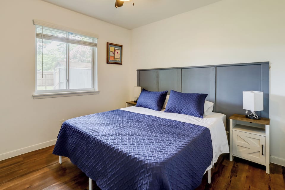 Bedroom 3 | Queen Bed