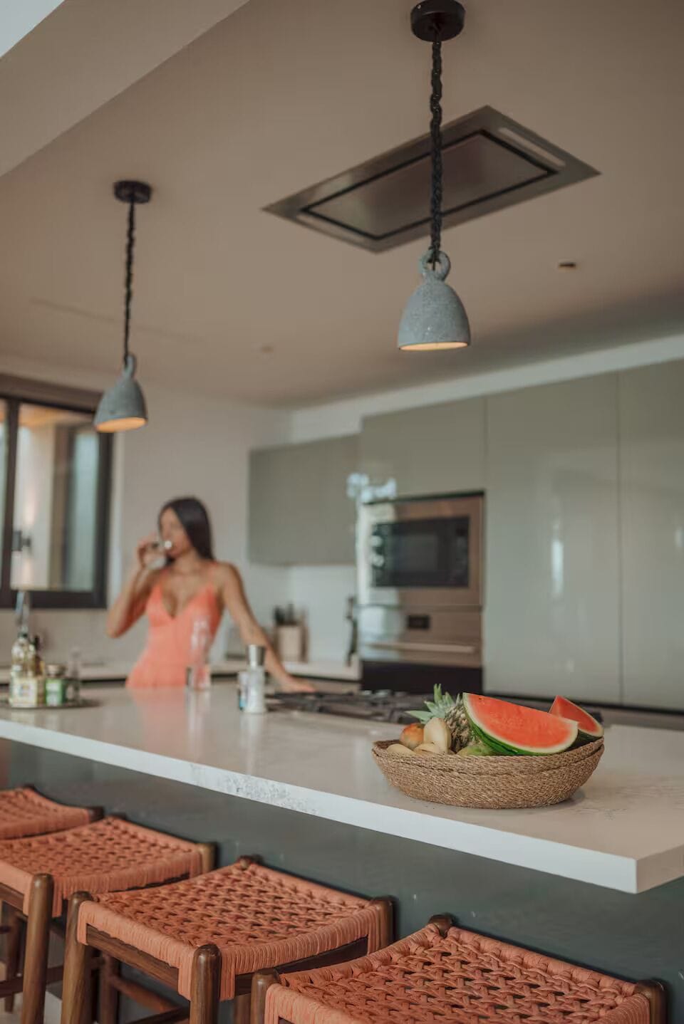 Cooking service for breakfast and lunch included in your rent.