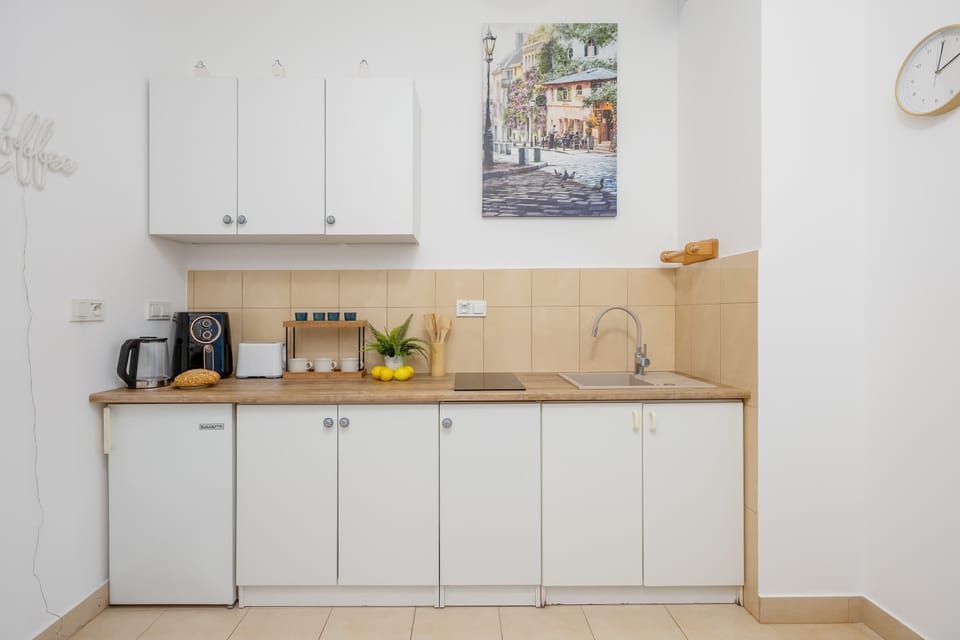 Fully Equipped Kitchen with Everything Needed for Short and Long Stays