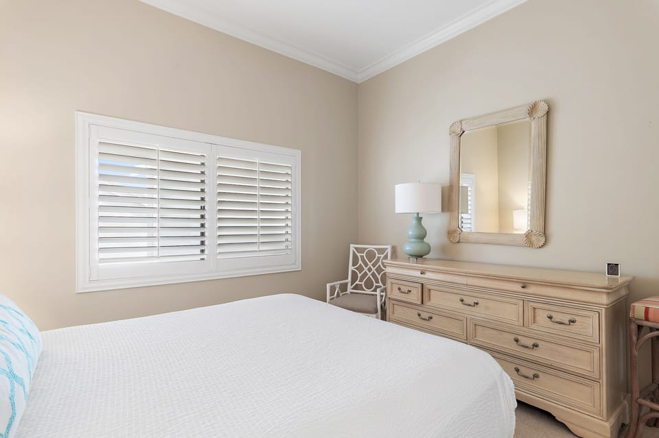 Guest bedroom