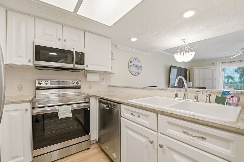Coastal Comfort Starts in the Kitchen