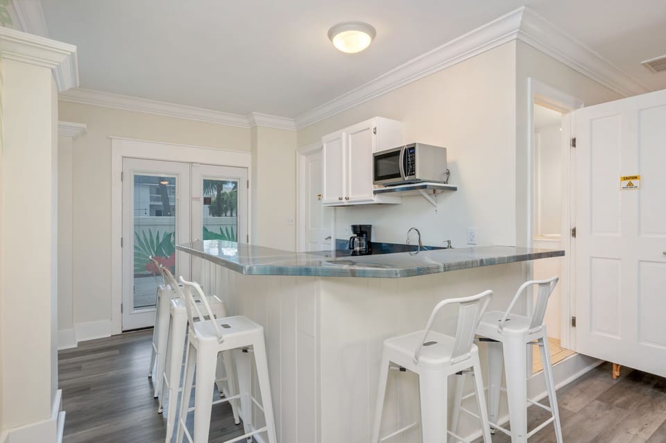 1st floor kitchenette