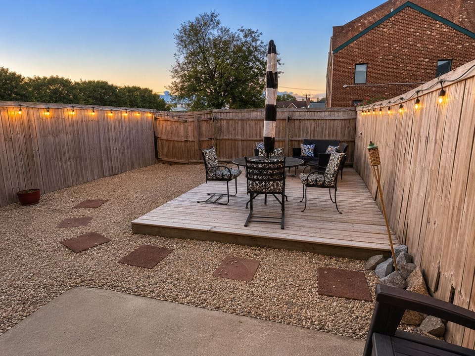 Outdoor dining