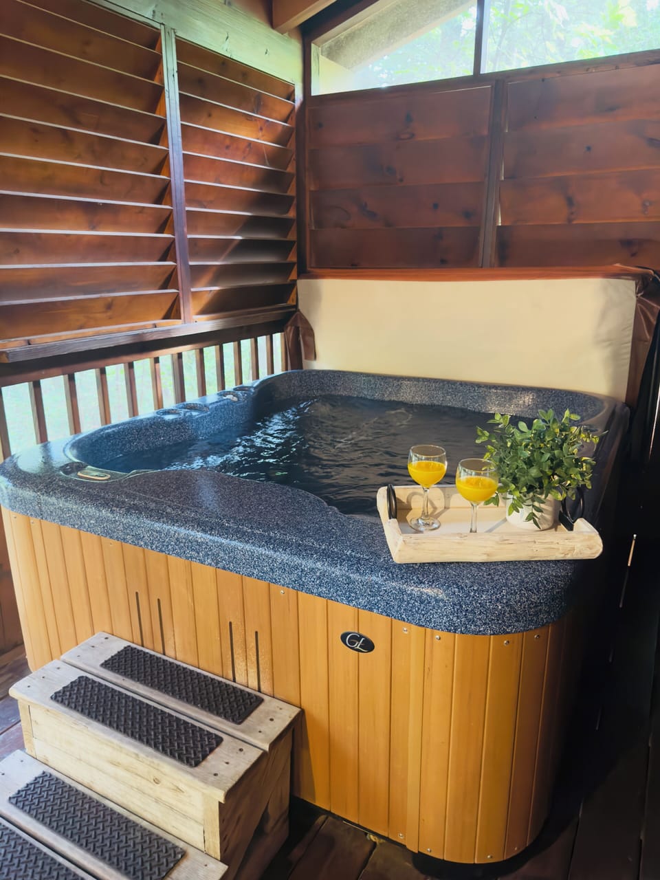 Outdoor spa tub