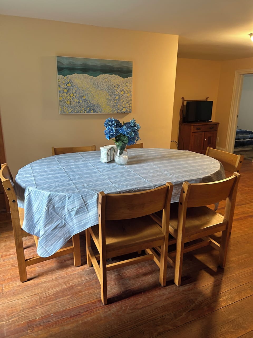 Dining room.