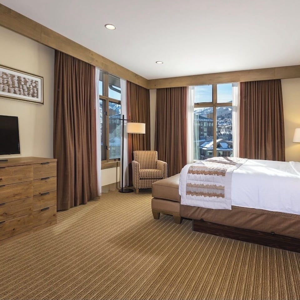 King Size Bed with an en-suite